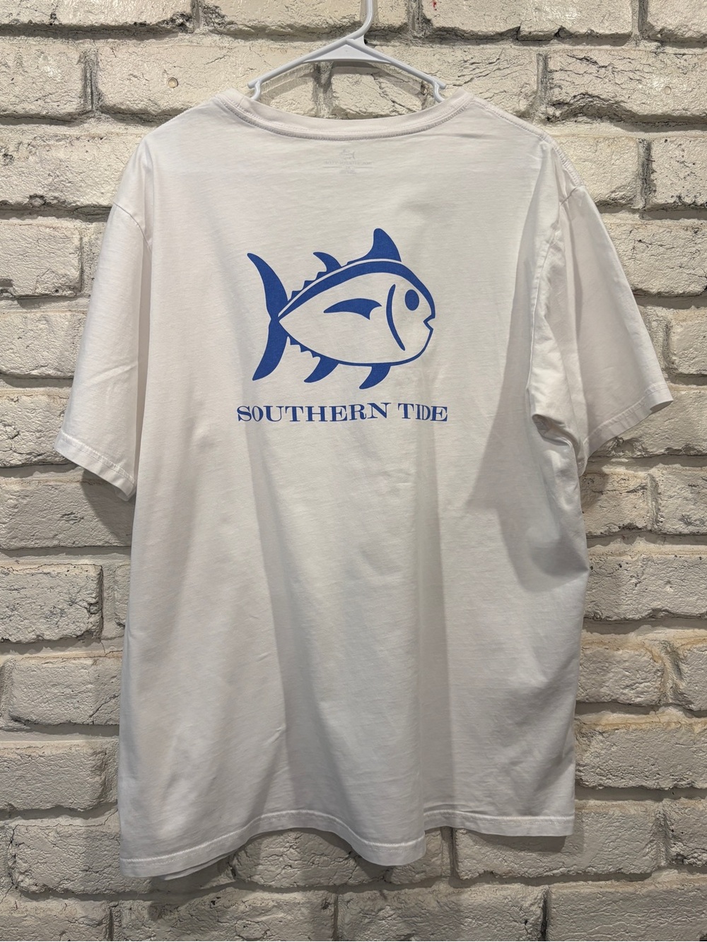 Southern Tide Men's Skipjack, ST Pocket T-Shirt , White w/blue, EUC, XL